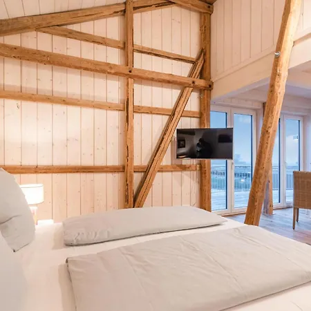 4 Bedroom Awesome In Holiday home *