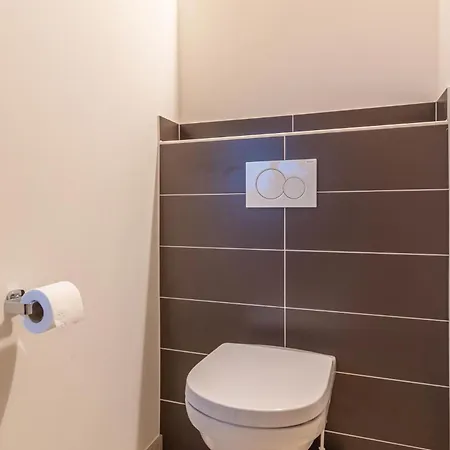 4 Bedroom Awesome In *