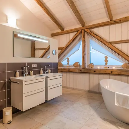 Holiday home 4 Bedroom Awesome In Langenhorn