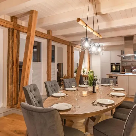 4 Bedroom Awesome In * Langenhorn