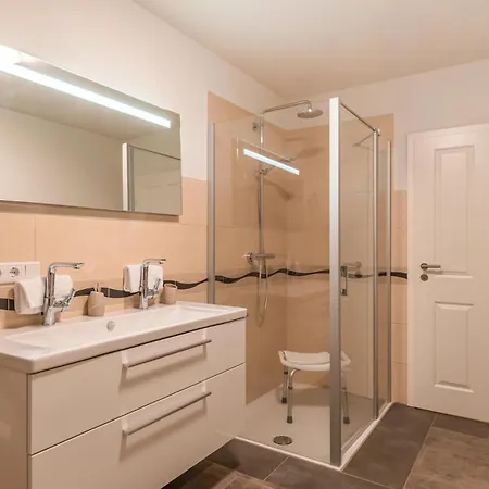 4 Bedroom Awesome In Holiday home *