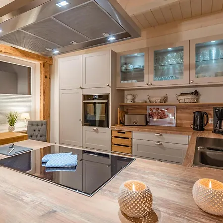 4 Bedroom Awesome In Holiday home *